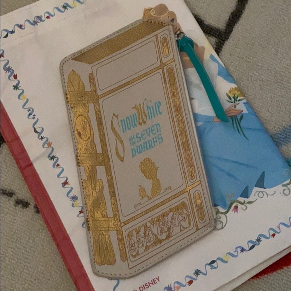 Limited Besame Snow White cosmetics pouch